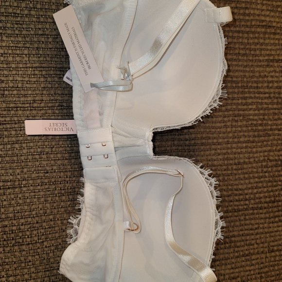 Victoria's Secret Bra - Picture 2 of 3